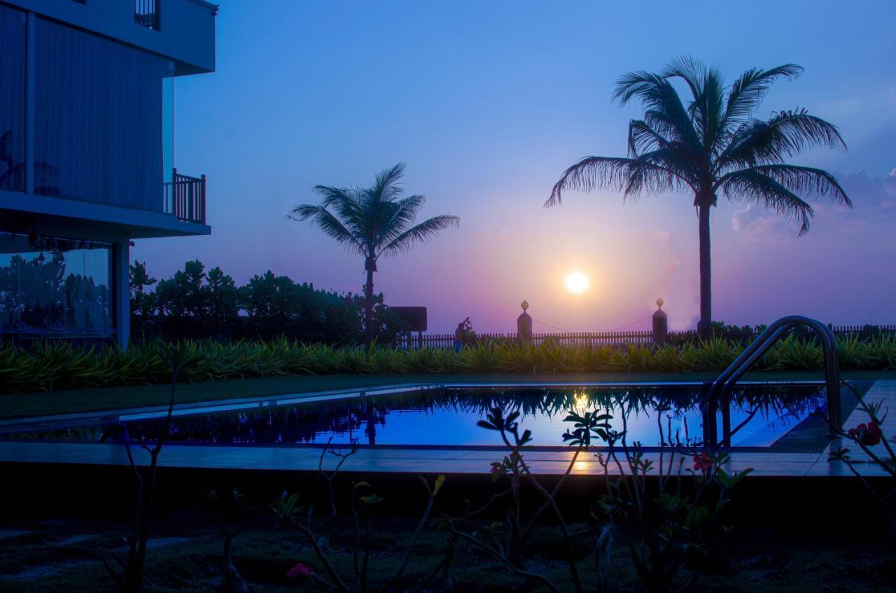 Calypso Sunset Hotel Iranawila ภายนอก รูปภาพ
