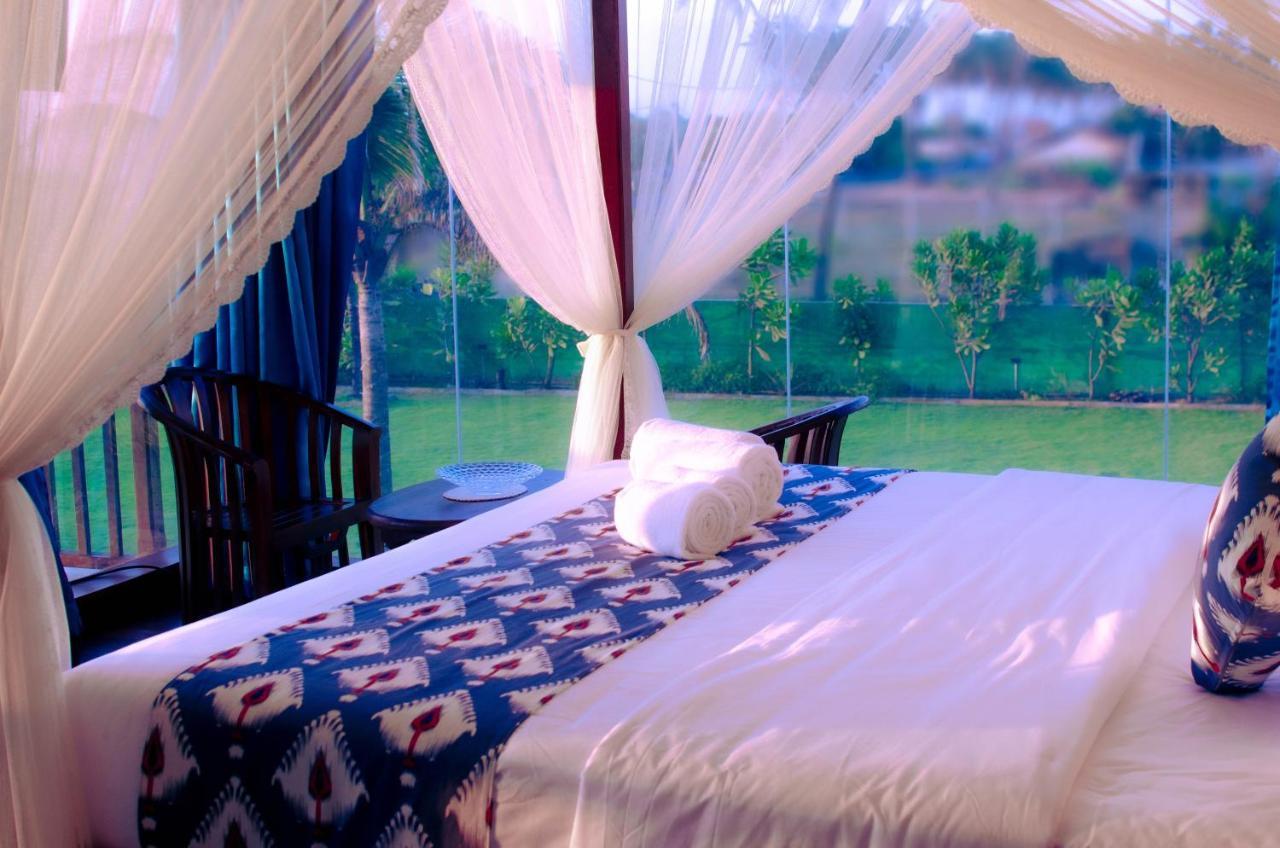 Calypso Sunset Hotel Iranawila ภายนอก รูปภาพ