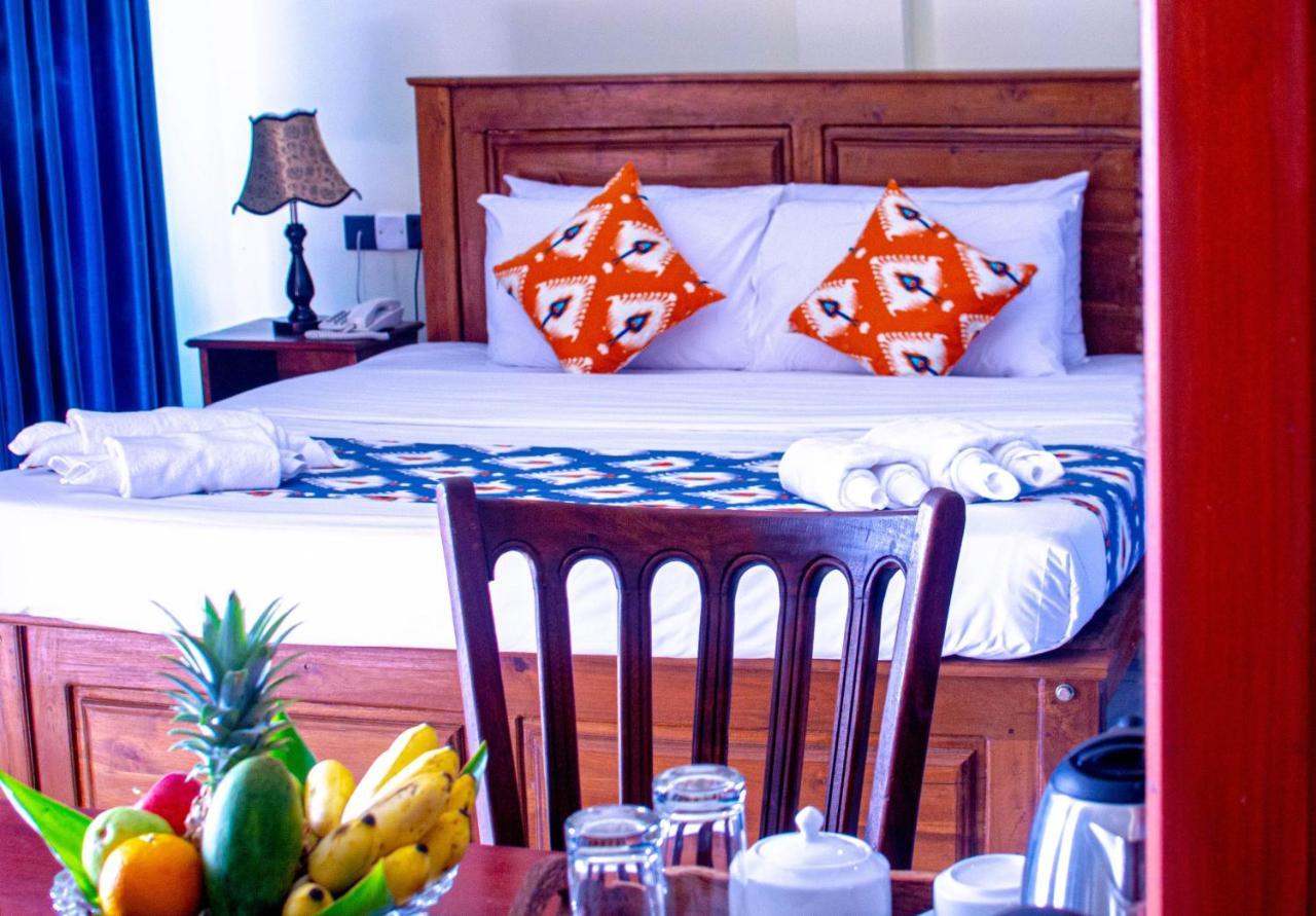 Calypso Sunset Hotel Iranawila ภายนอก รูปภาพ