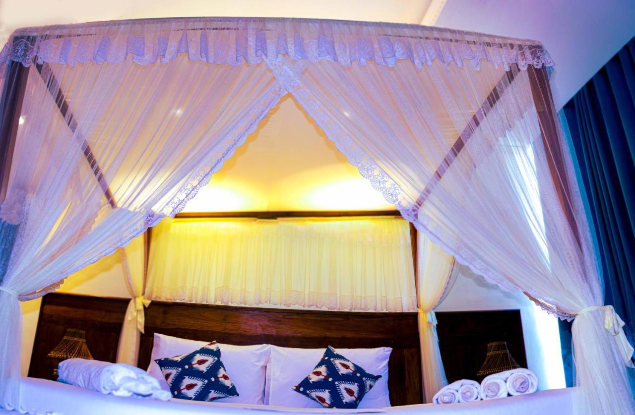 Calypso Sunset Hotel Iranawila ภายนอก รูปภาพ