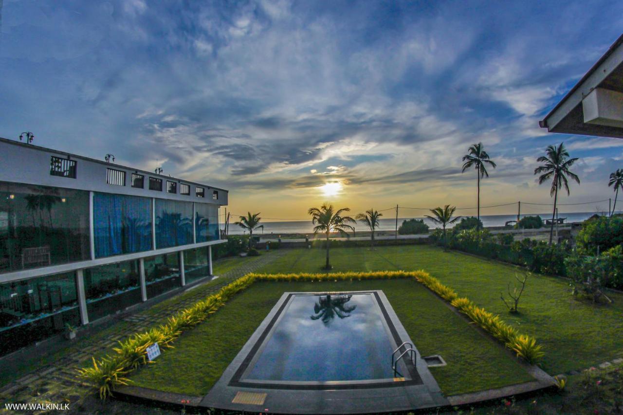 Calypso Sunset Hotel Iranawila ภายนอก รูปภาพ