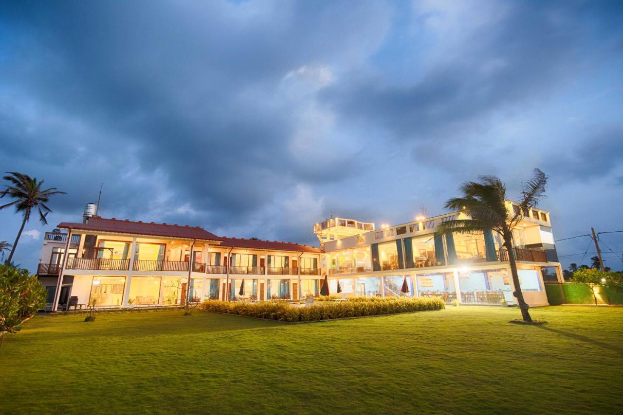 Calypso Sunset Hotel Iranawila ภายนอก รูปภาพ