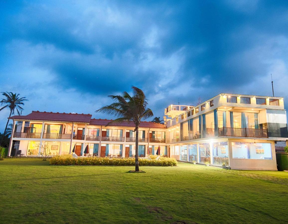 Calypso Sunset Hotel Iranawila ภายนอก รูปภาพ