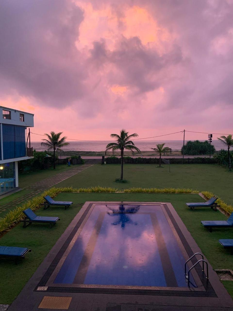 Calypso Sunset Hotel Iranawila ภายนอก รูปภาพ